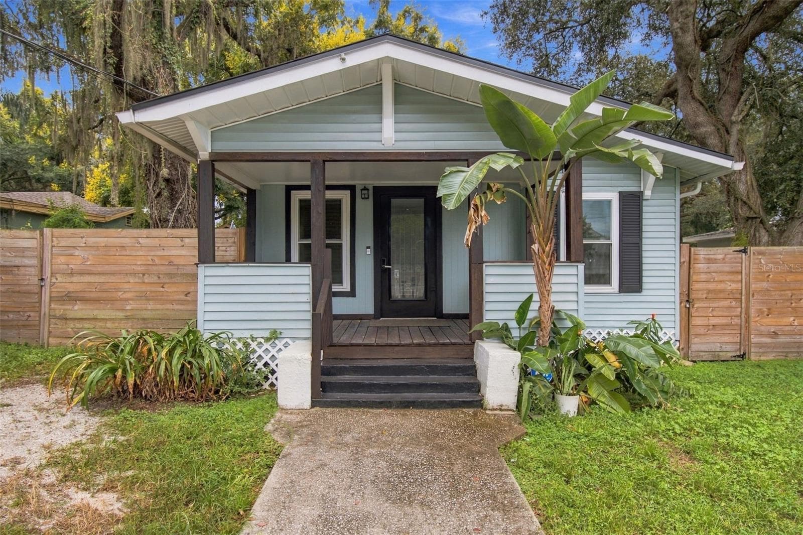 Single Family Residence at 1611 E GENESEE ST, TAMPA, photo 2 of 46
