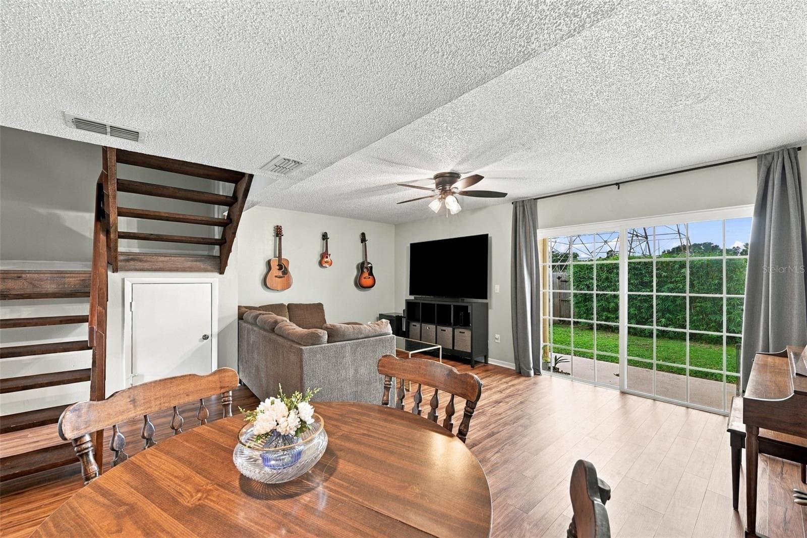 Townhouse at 1514 CHATEAUX DE VILLE CT, CLEARWATER, photo 4 of 35