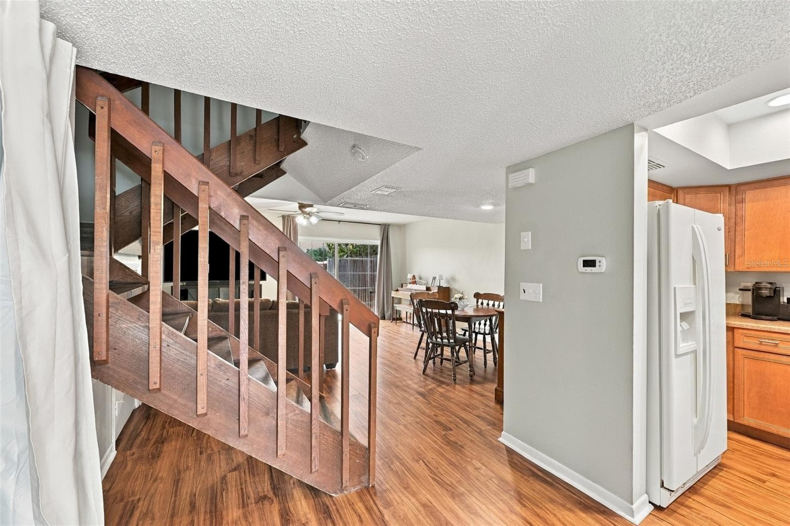 Townhouse at 1514 CHATEAUX DE VILLE CT, CLEARWATER, photo 6 of 35