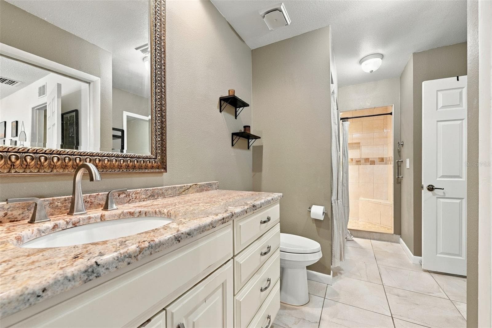 Townhouse at 1514 CHATEAUX DE VILLE CT, CLEARWATER, photo 19 of 35