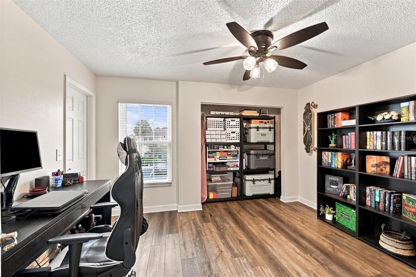 Townhouse at 1514 CHATEAUX DE VILLE CT, CLEARWATER, photo 23 of 35