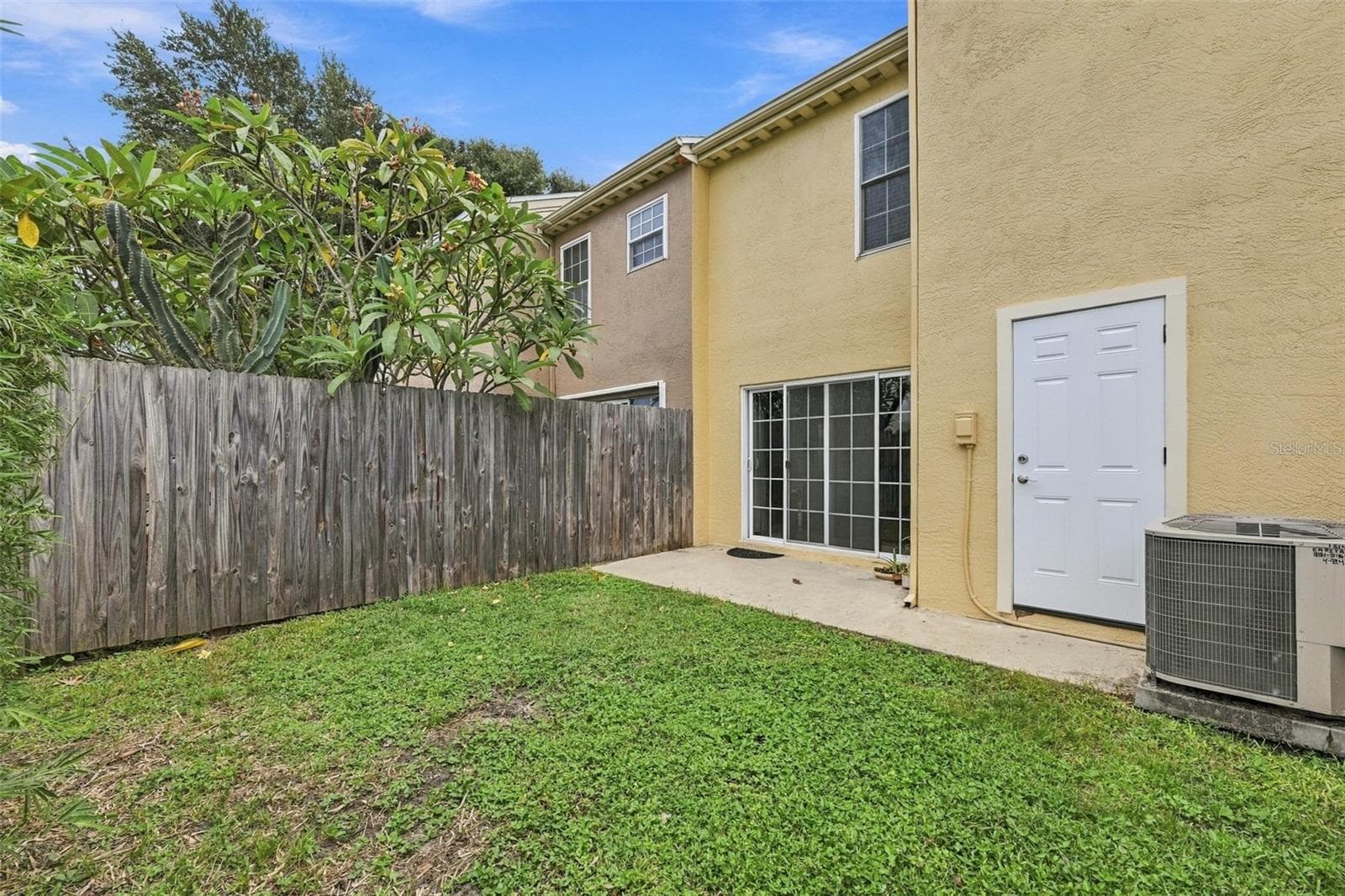 Townhouse at 1514 CHATEAUX DE VILLE CT, CLEARWATER, photo 26 of 35