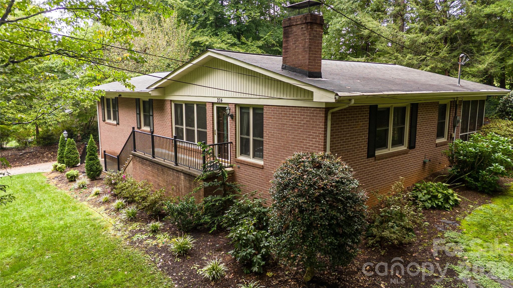 Single Family Residence at 204 Sherwood Place, Morganton, photo 6 of 31
