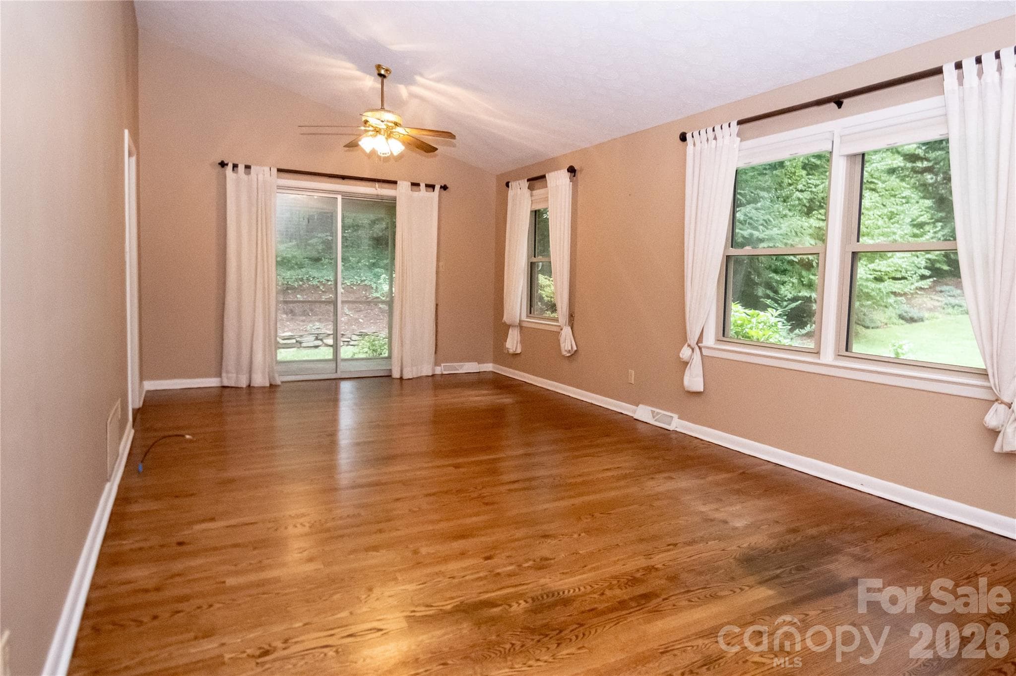 Single Family Residence at 204 Sherwood Place, Morganton, photo 8 of 31