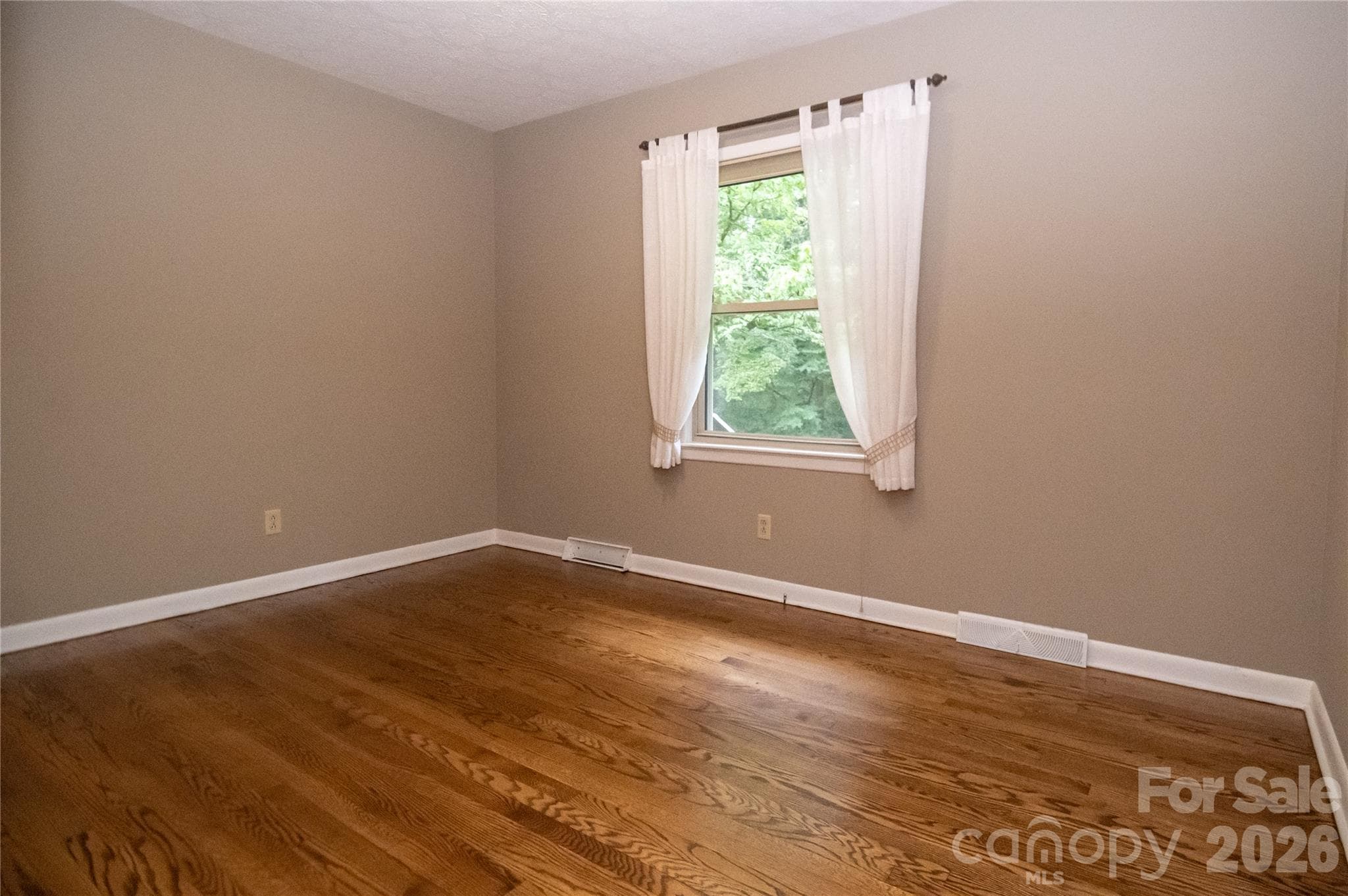 Single Family Residence at 204 Sherwood Place, Morganton, photo 16 of 31
