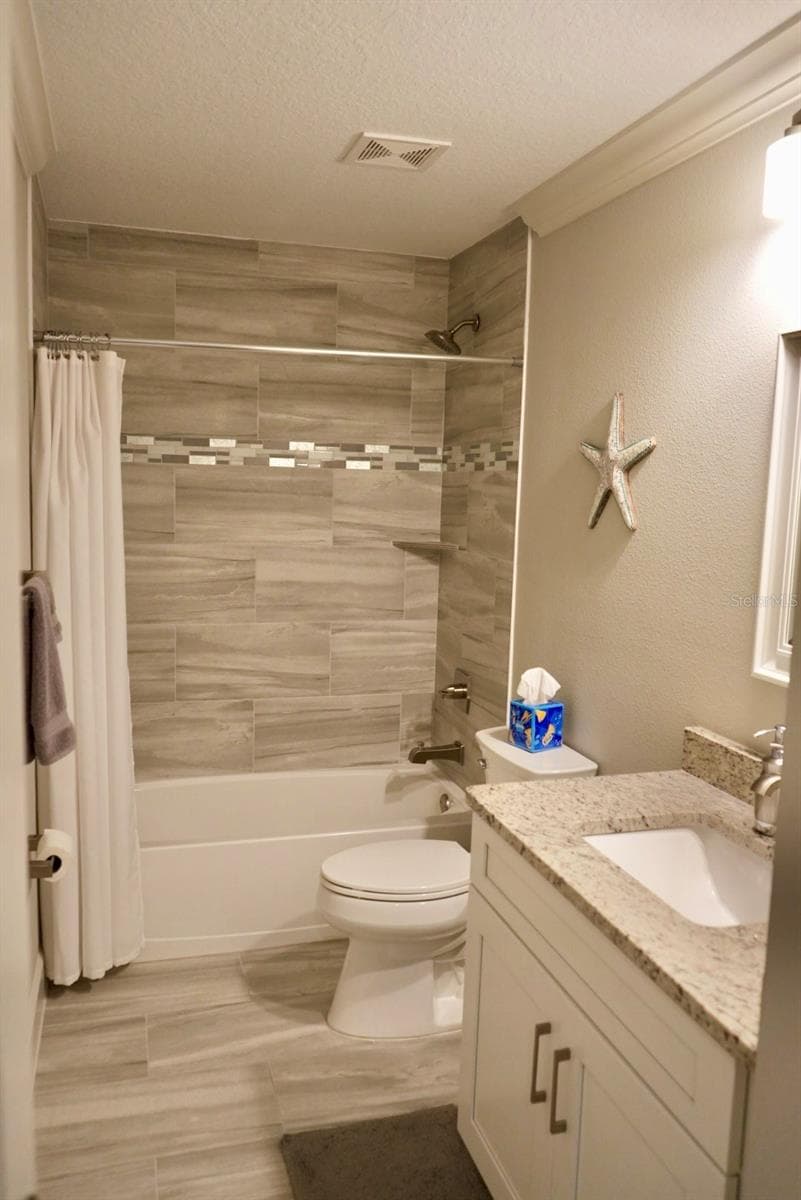 Guest Bathroom - 5168 GREENHOUSE AVE, NORTH PORT