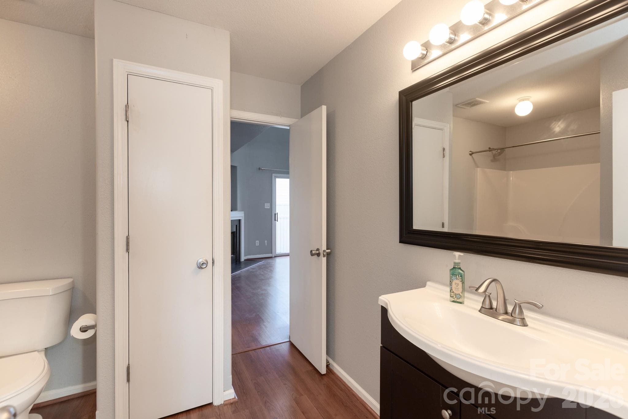 Single Family Residence at 1521 Hyacinth Court, Charlotte, photo 13 of 23
