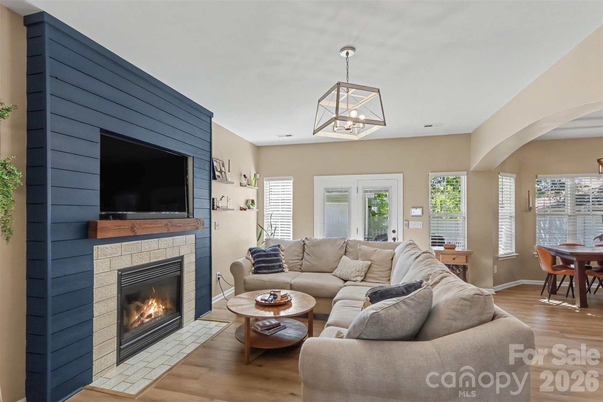 Single Family Residence at 11122 Aprilia Lane, Cornelius, photo 4 of 26