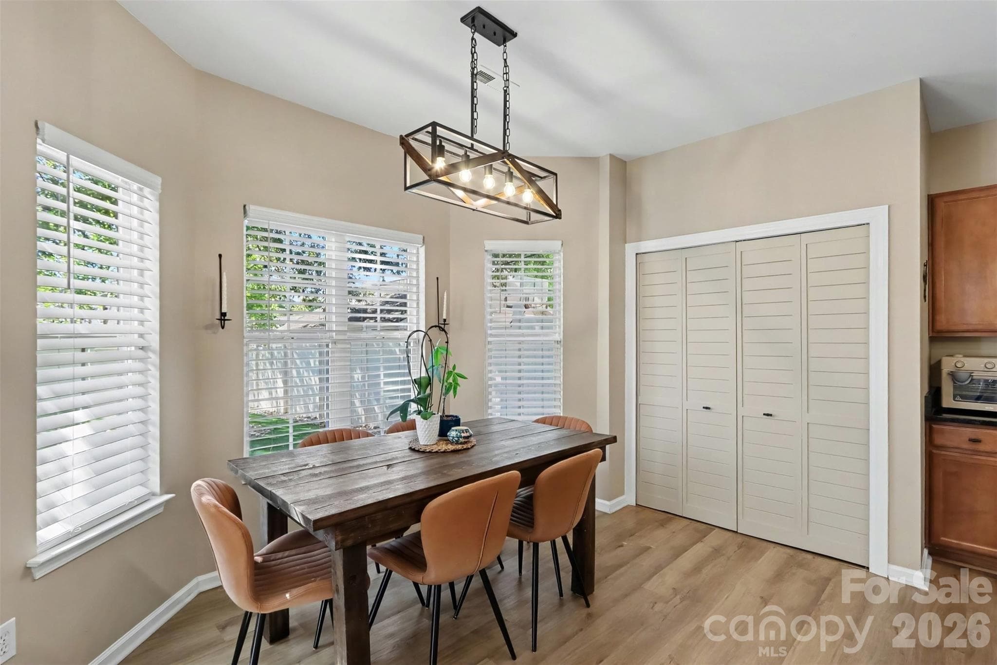 Single Family Residence at 11122 Aprilia Lane, Cornelius, photo 7 of 26