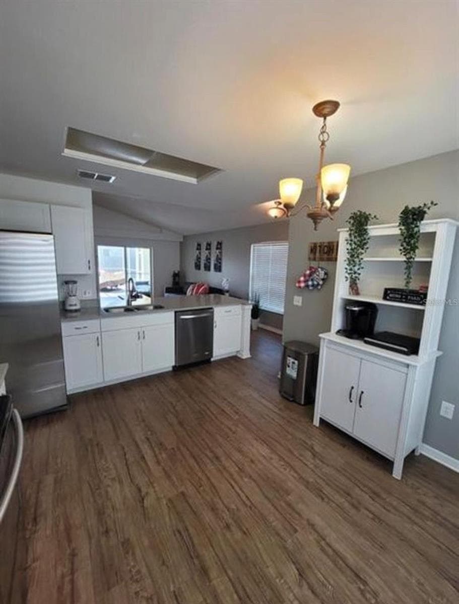 Single Family Residence at 4358 CREEKSIDE BLVD, KISSIMMEE, photo 2 of 13