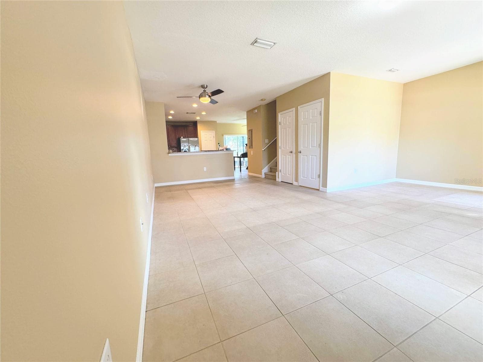 Living - 6703 46TH LN N, PINELLAS PARK