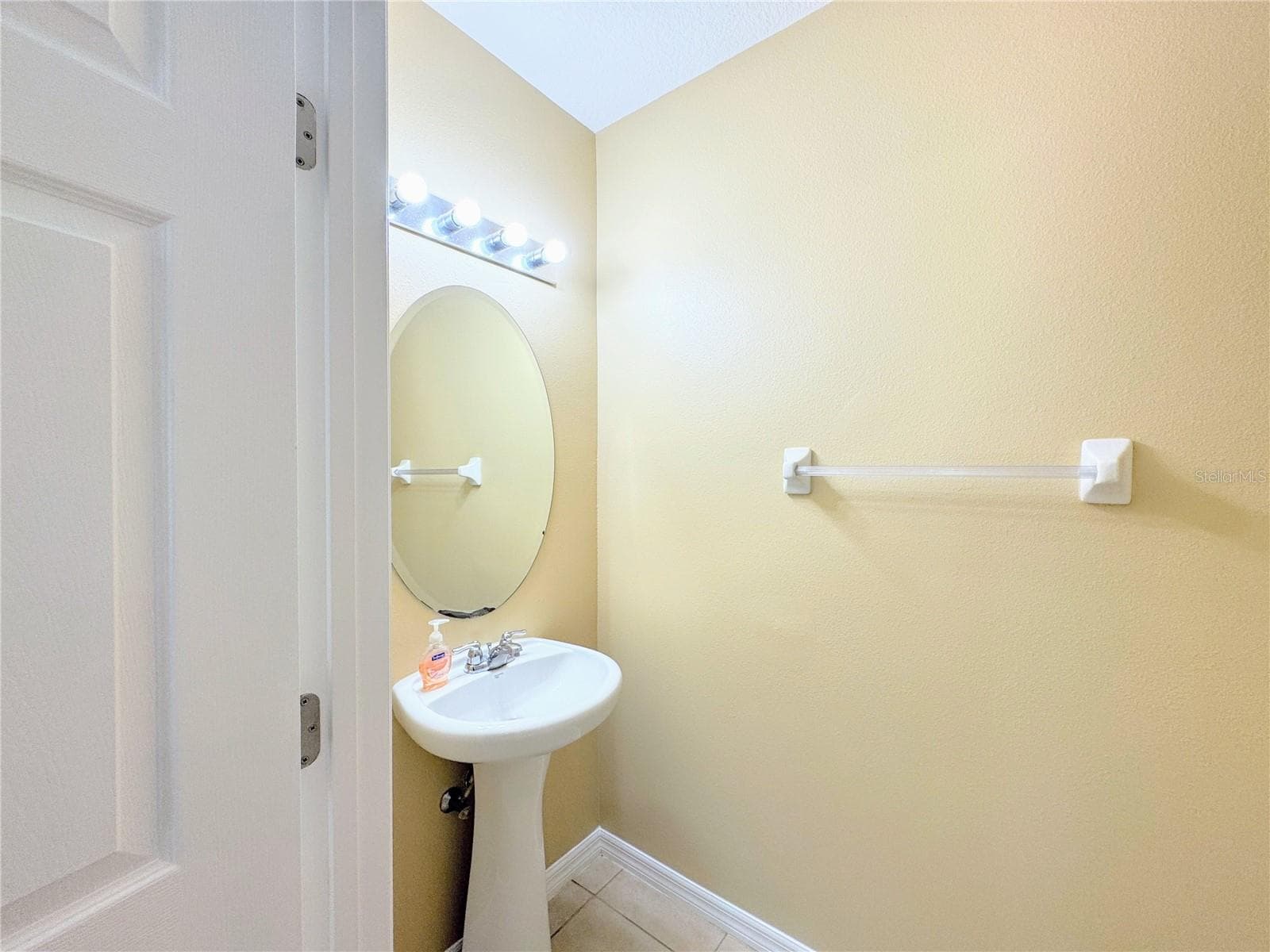 Bath 1 - 6703 46TH LN N, PINELLAS PARK