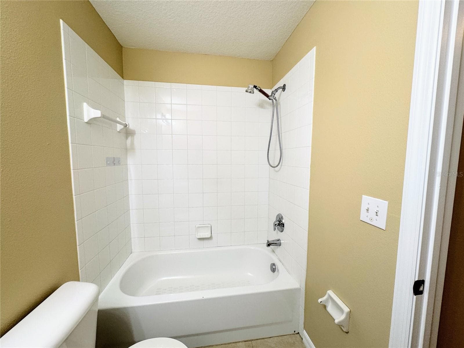 Bath-2 - 6703 46TH LN N, PINELLAS PARK