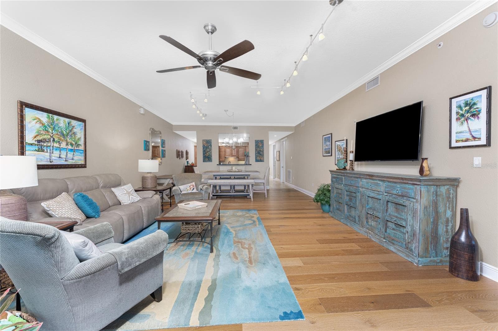 Crown moulding - 95 N MARION CT #226, PUNTA GORDA
