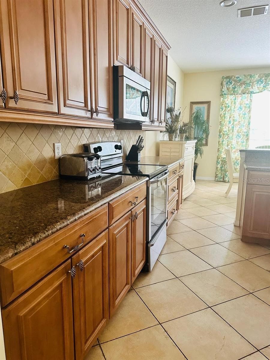 Single Family Residence at 4520 STELLA ST, KISSIMMEE, photo 8 of 29