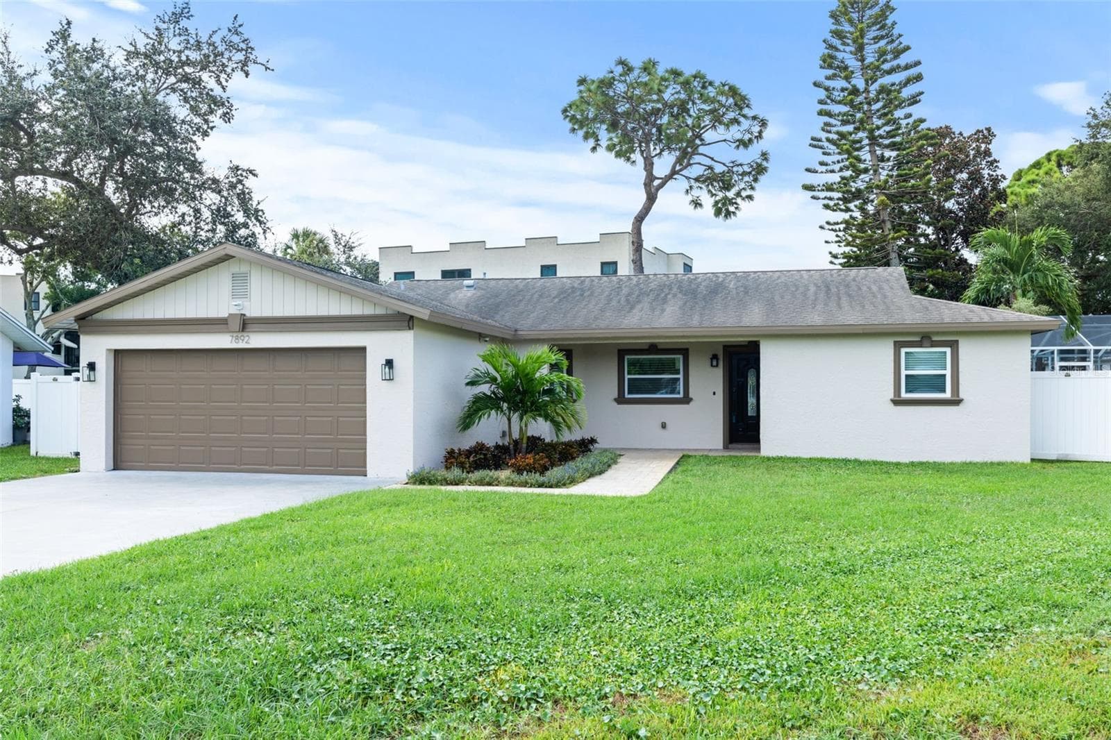 Single Family Residence at 7892 SUNDOWN DR N, ST PETERSBURG, photo 4 of 56