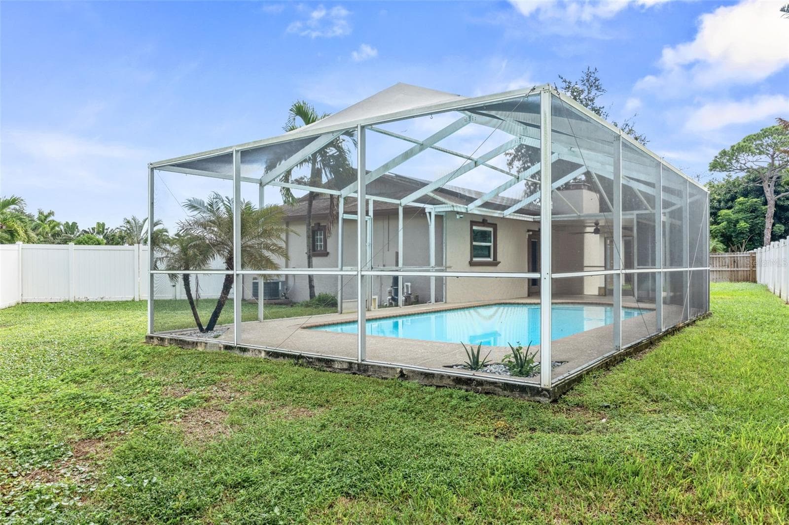 Single Family Residence at 7892 SUNDOWN DR N, ST PETERSBURG, photo 16 of 56