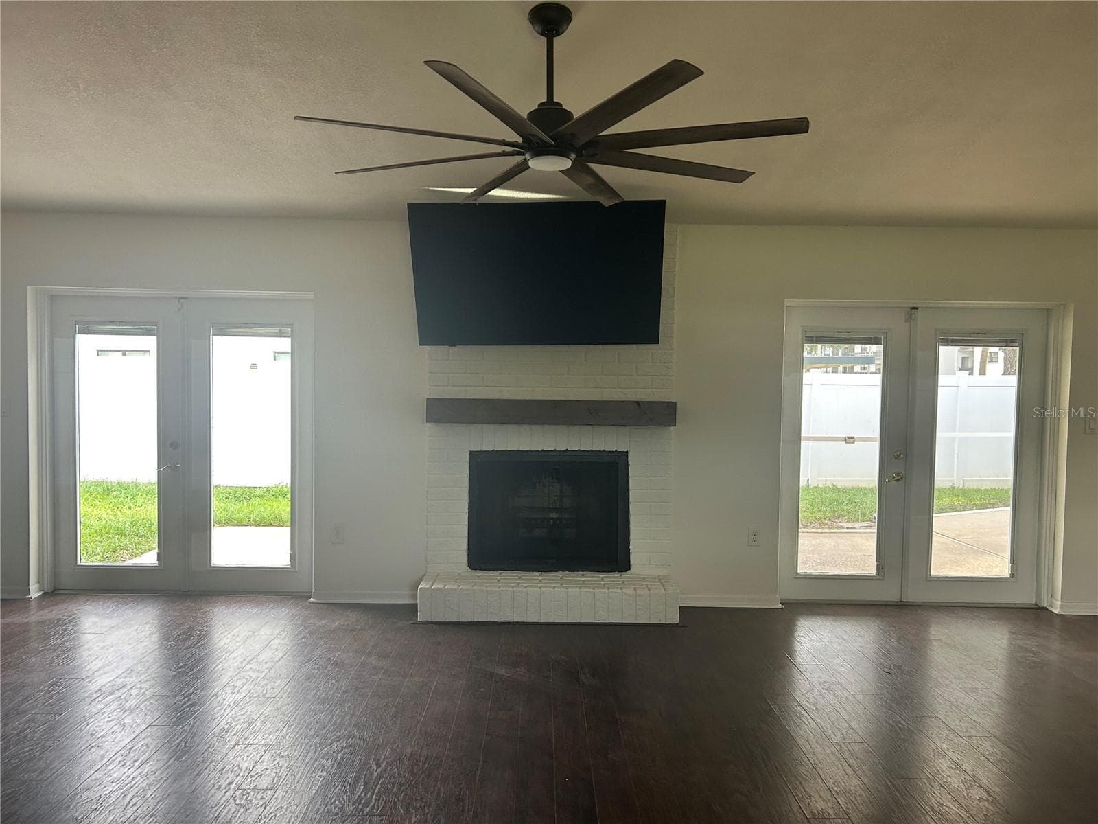 Living Room - 7892 SUNDOWN DR N, ST PETERSBURG