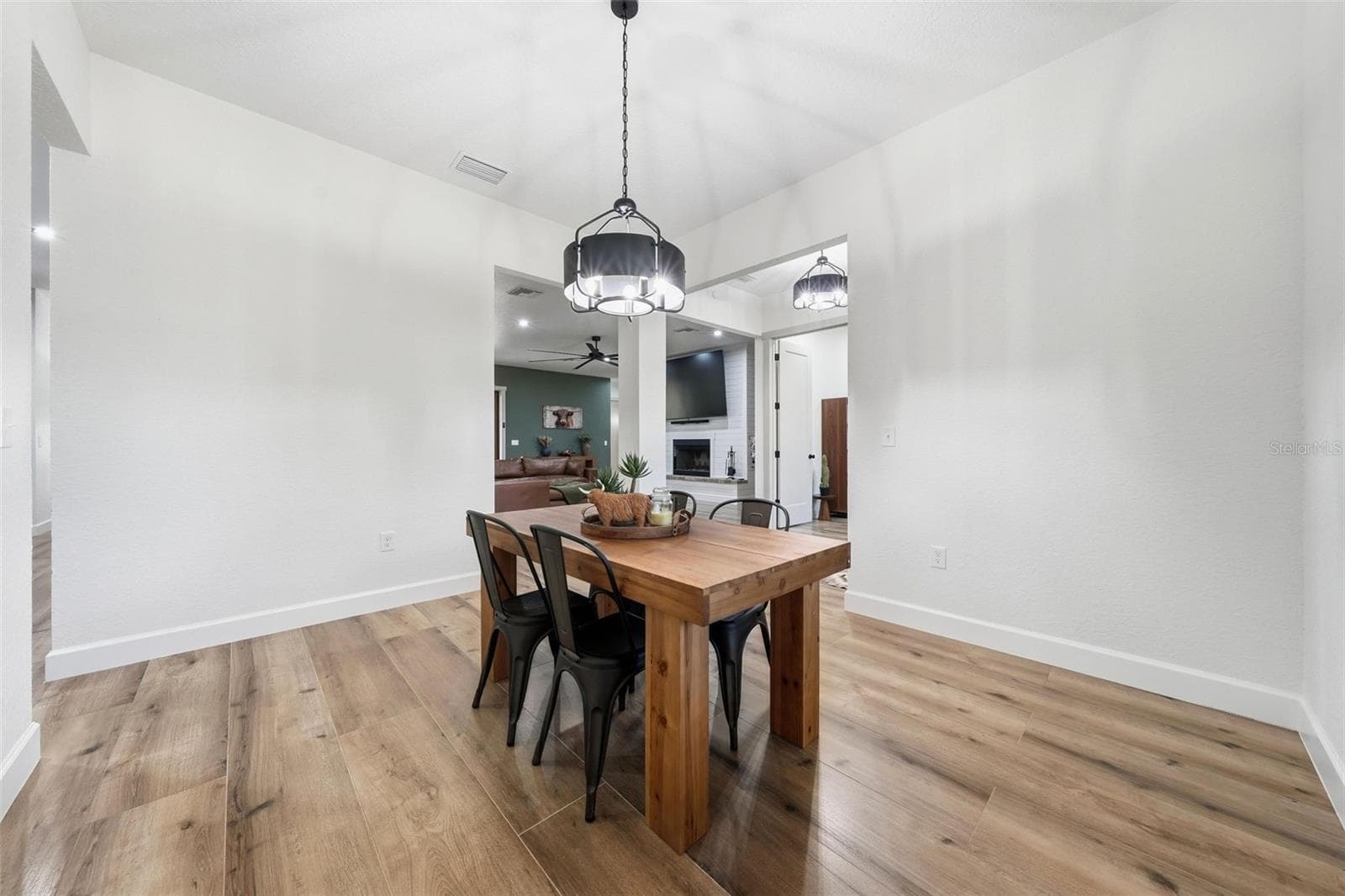 Single Family Residence at 19106 CLAYTON TRL, ALTOONA, photo 18 of 77