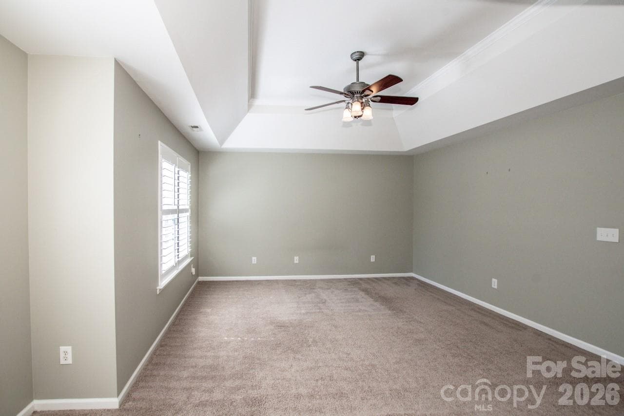 Large Primary Suite w/Tre-Ceiling - 16908 Hampton Crossing Drive, Huntersville