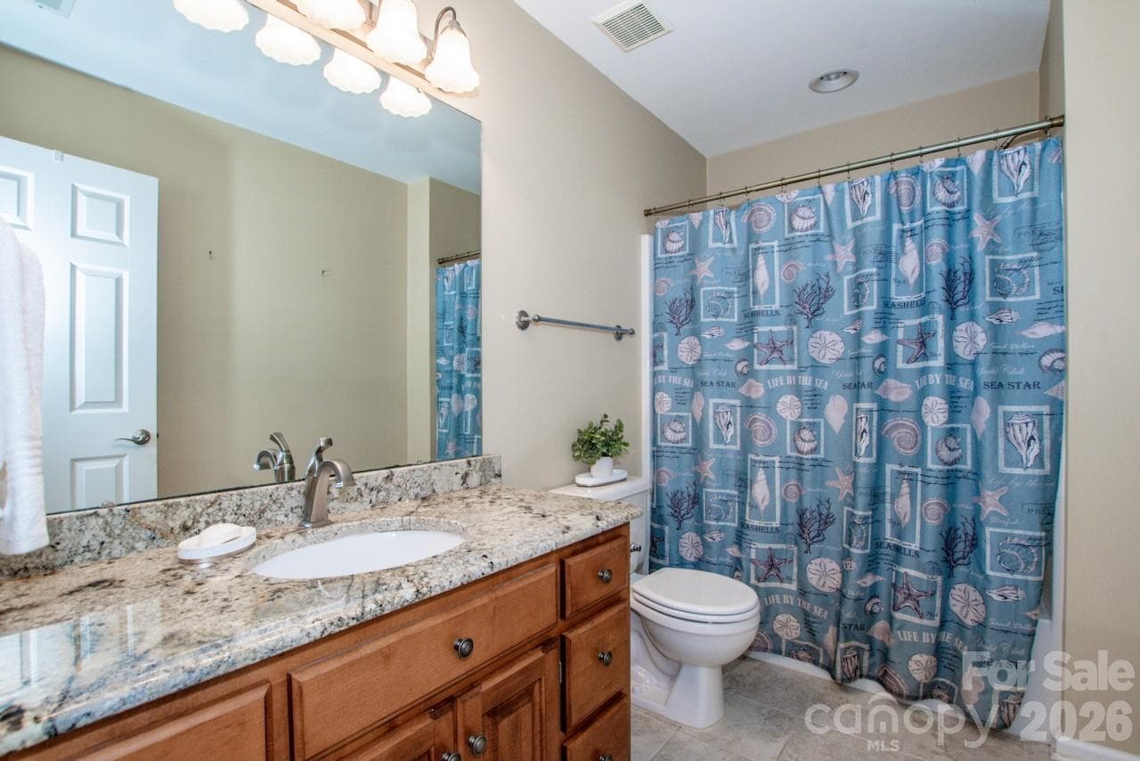 Full Hall Bathroom - 16908 Hampton Crossing Drive, Huntersville