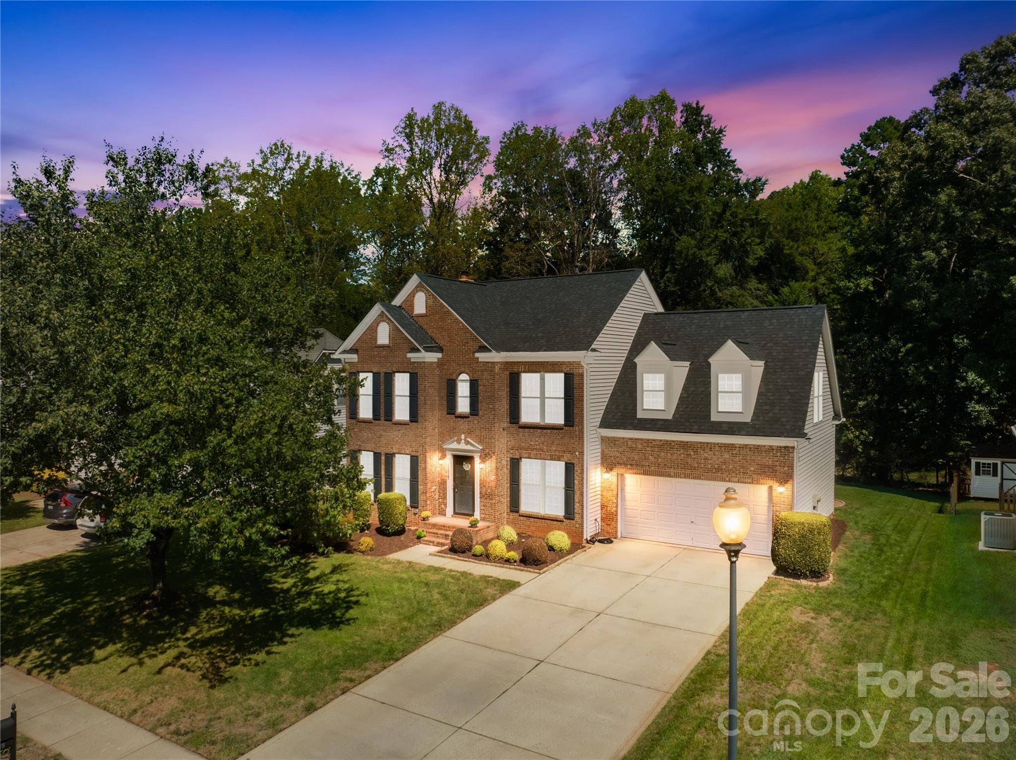 Single Family Residence at 13615 Edgetree Drive, Pineville, photo 7 of 42