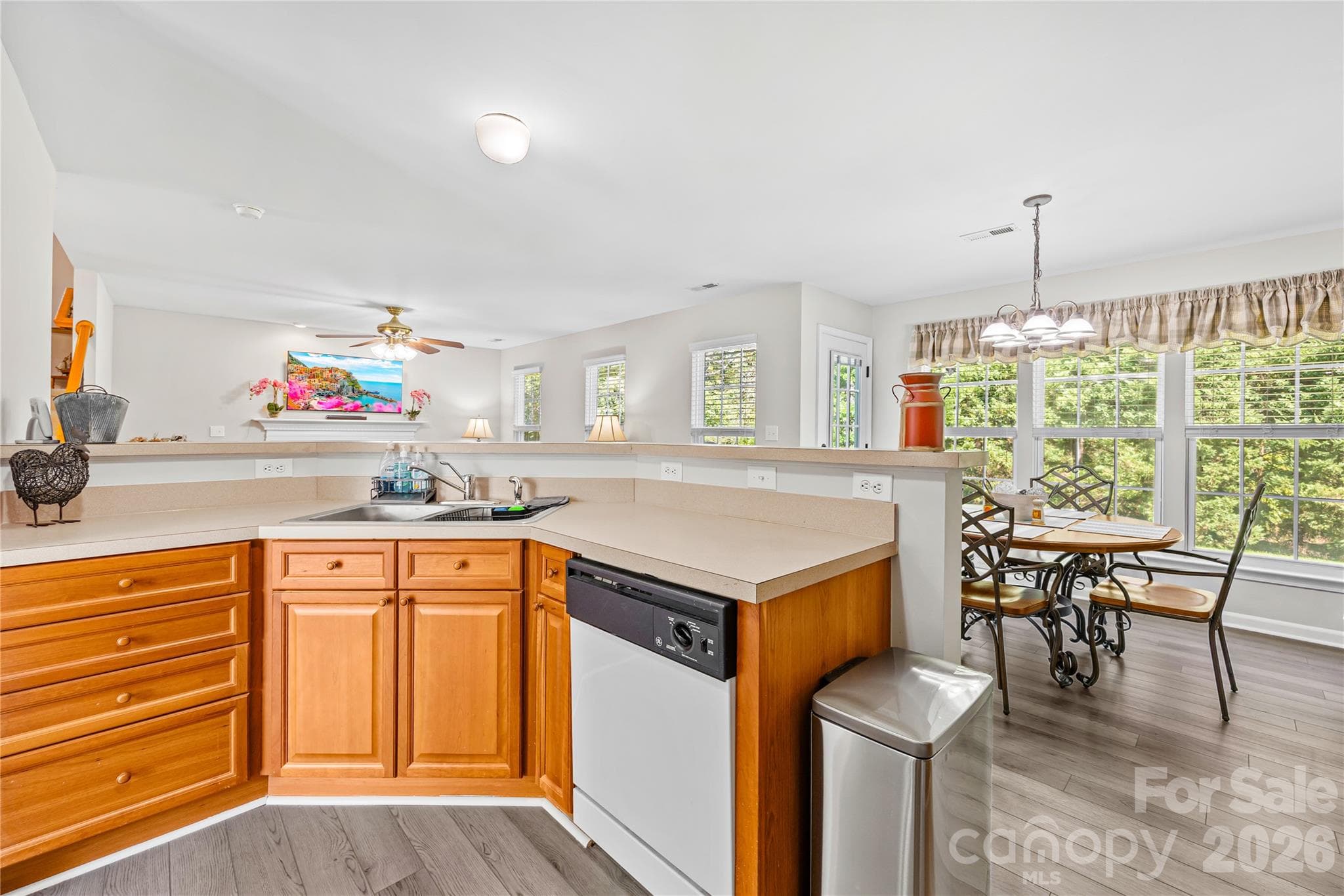 Single Family Residence at 13615 Edgetree Drive, Pineville, photo 17 of 42