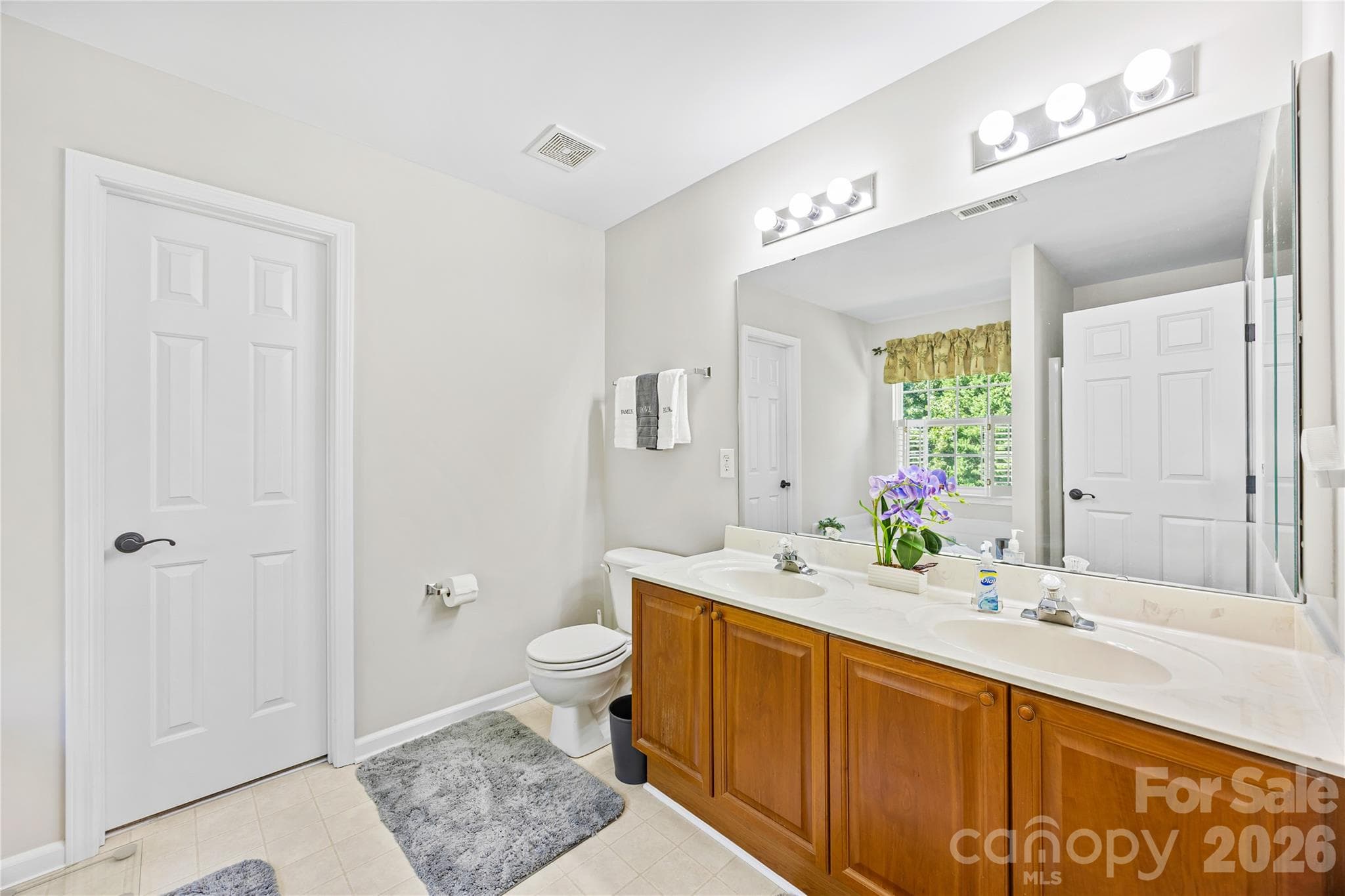 Single Family Residence at 13615 Edgetree Drive, Pineville, photo 22 of 42