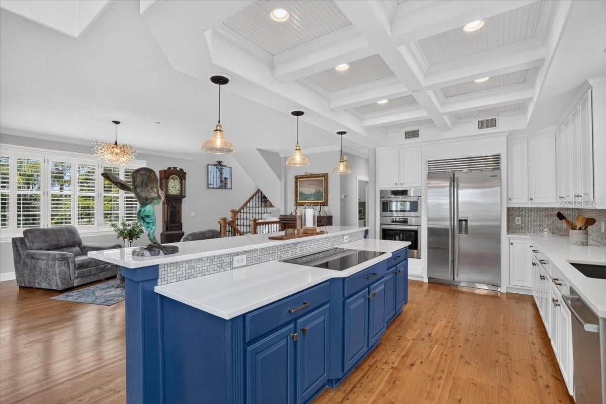 6330 Laguna Dr, Longboat Key, FL 34228 - 6330 LAGUNA DR, LONGBOAT KEY