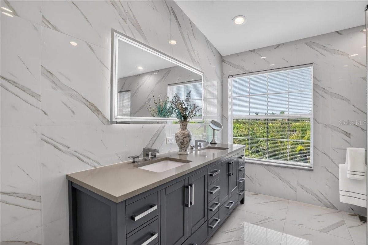 6330 Laguna Dr, Longboat Key, FL 34228 - 6330 LAGUNA DR, LONGBOAT KEY