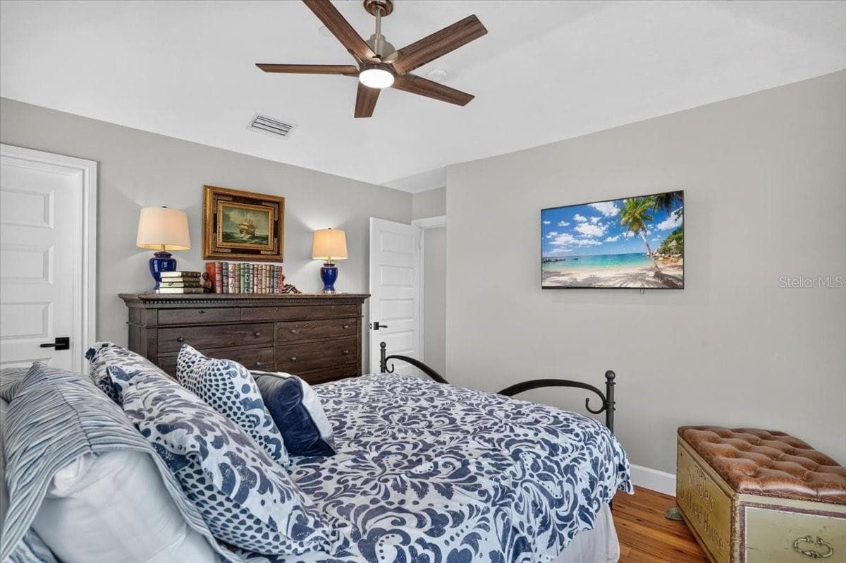6330 Laguna Dr, Longboat Key, FL 34228 - 6330 LAGUNA DR, LONGBOAT KEY