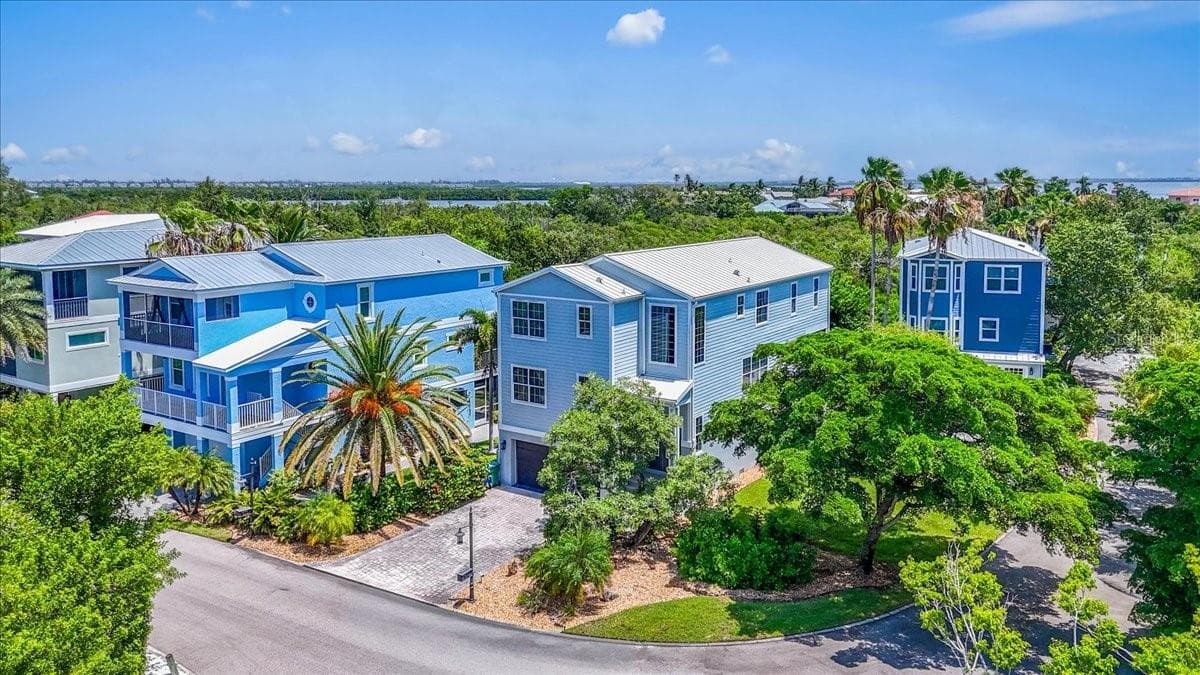 6330 Laguna Dr, Longboat Key, FL 34228 - 6330 LAGUNA DR, LONGBOAT KEY