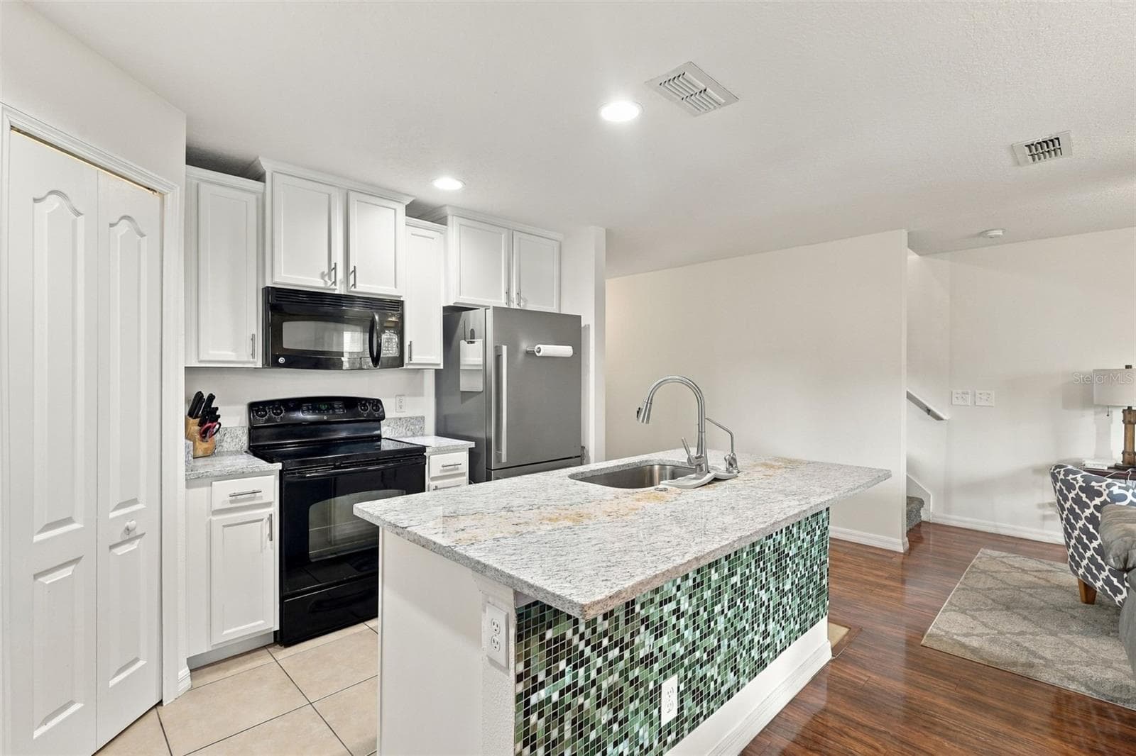 Townhouse at 6431 WINDSOR LAKES CIR, SANFORD, photo 4 of 34