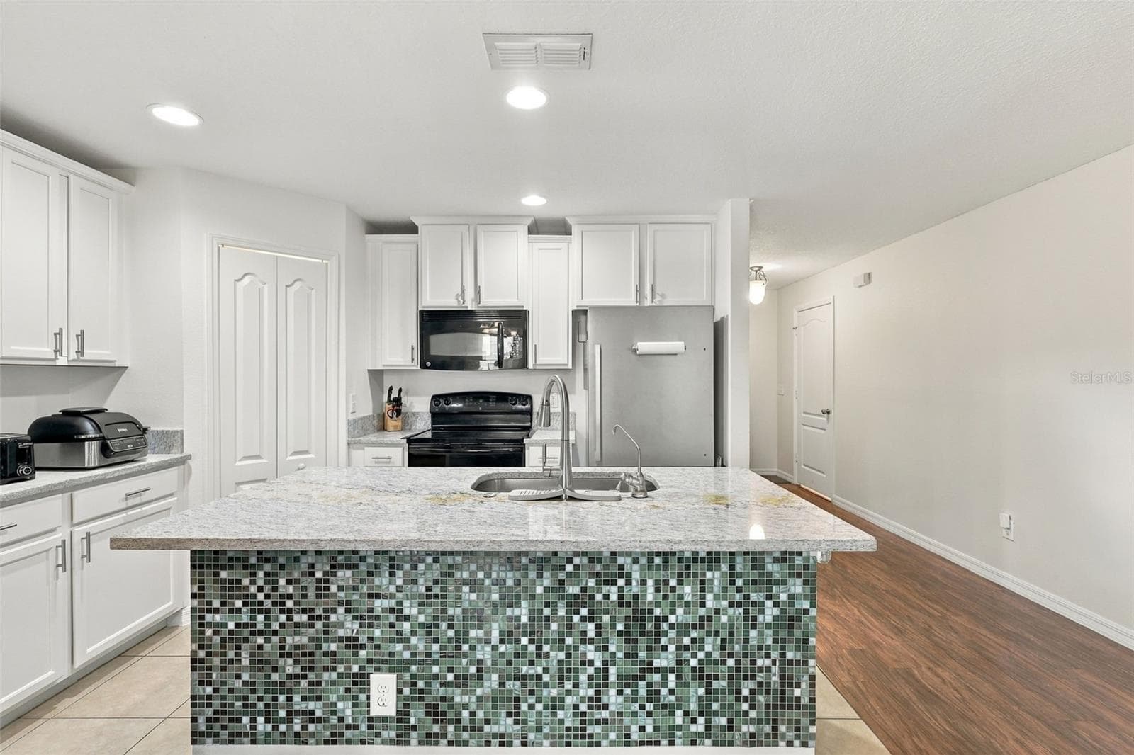 Townhouse at 6431 WINDSOR LAKES CIR, SANFORD, photo 8 of 34