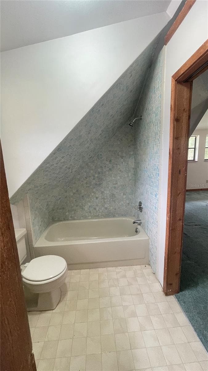 Bath Tub upstairs - 21004 NEGRIL CT, LUTZ