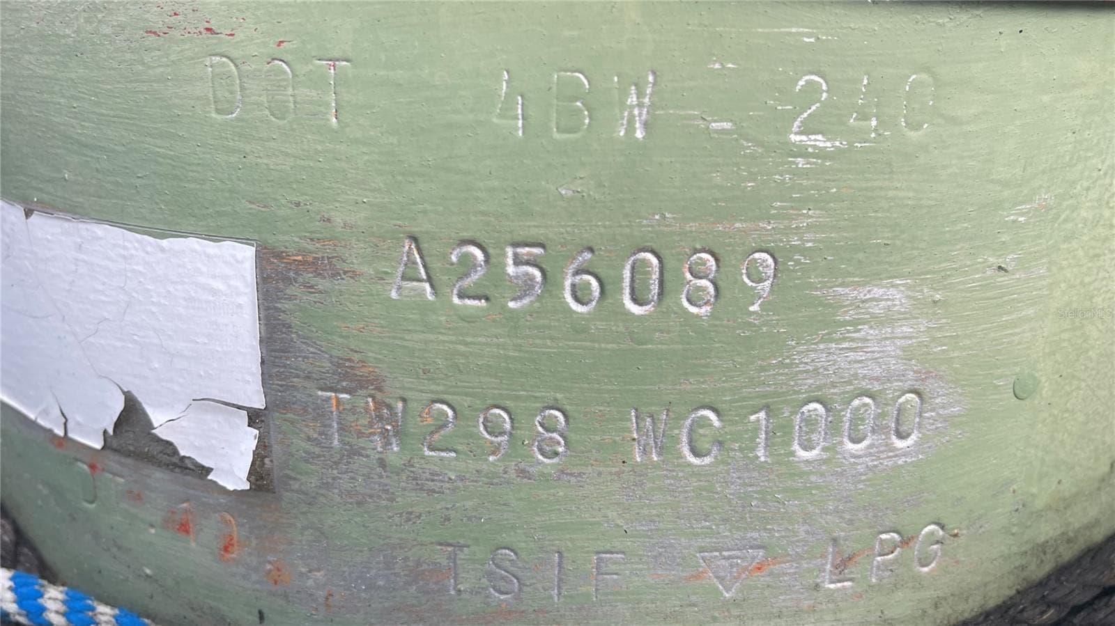 Propane tank ID - 21004 NEGRIL CT, LUTZ