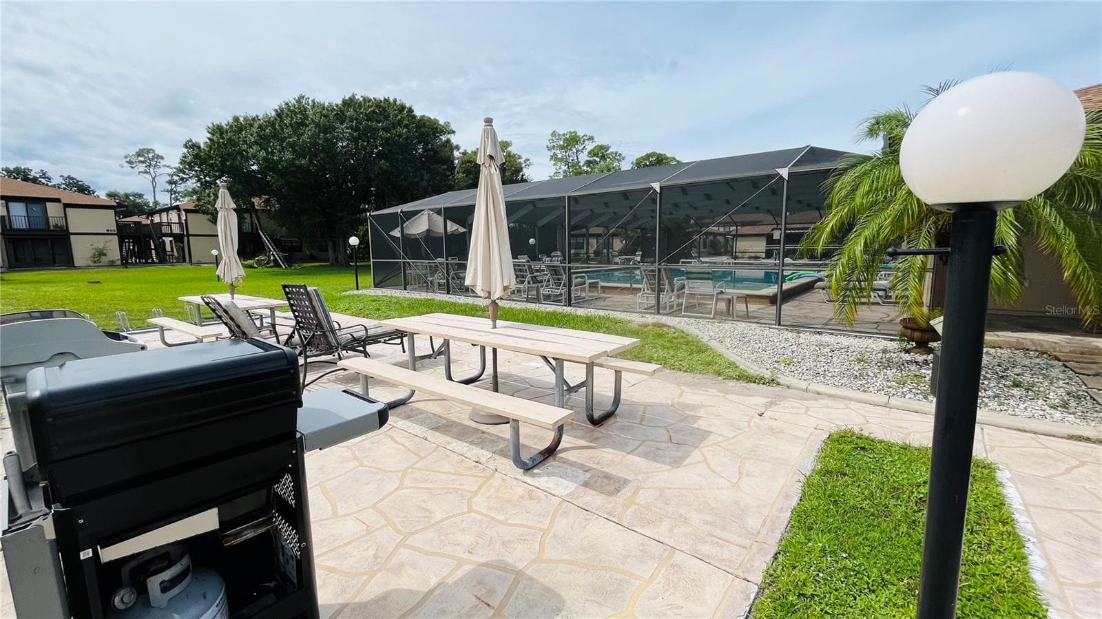 Grilling and Picnic area - 4022 BEAVER LN #800H, PORT CHARLOTTE