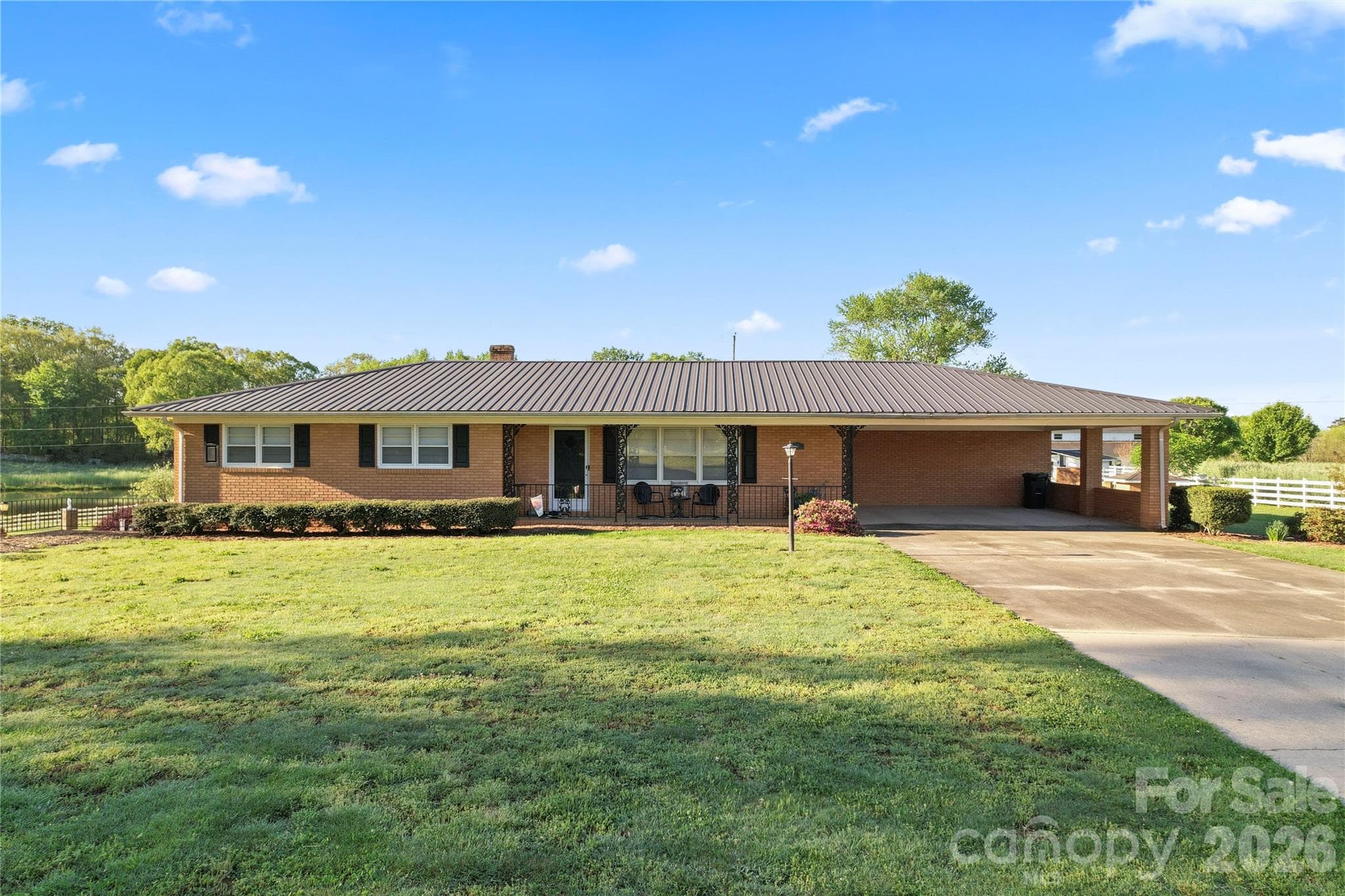 Front - 36984 B&C Carter Road, New London