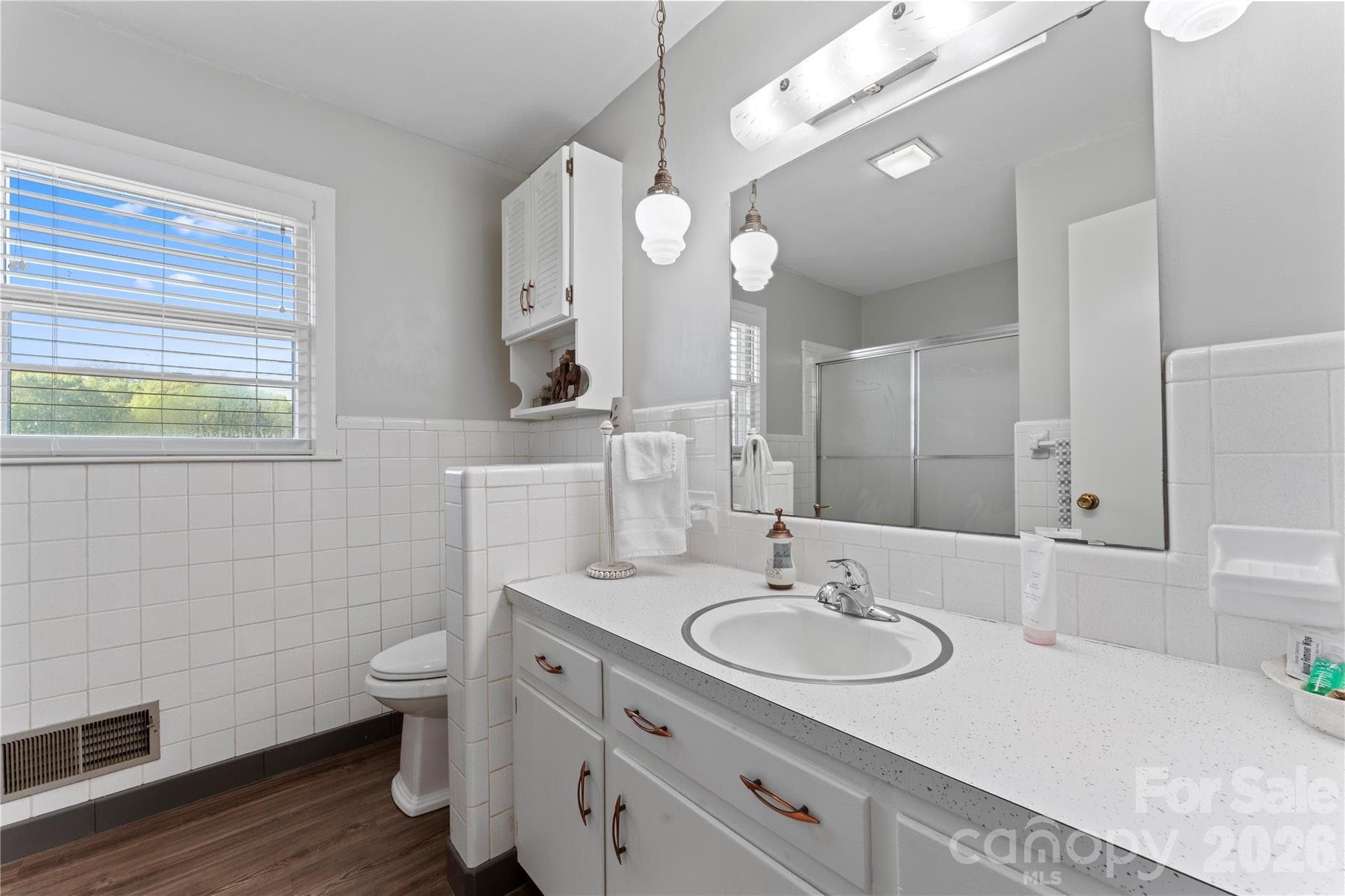 Main Full Bathroom - 36984 B&C Carter Road, New London