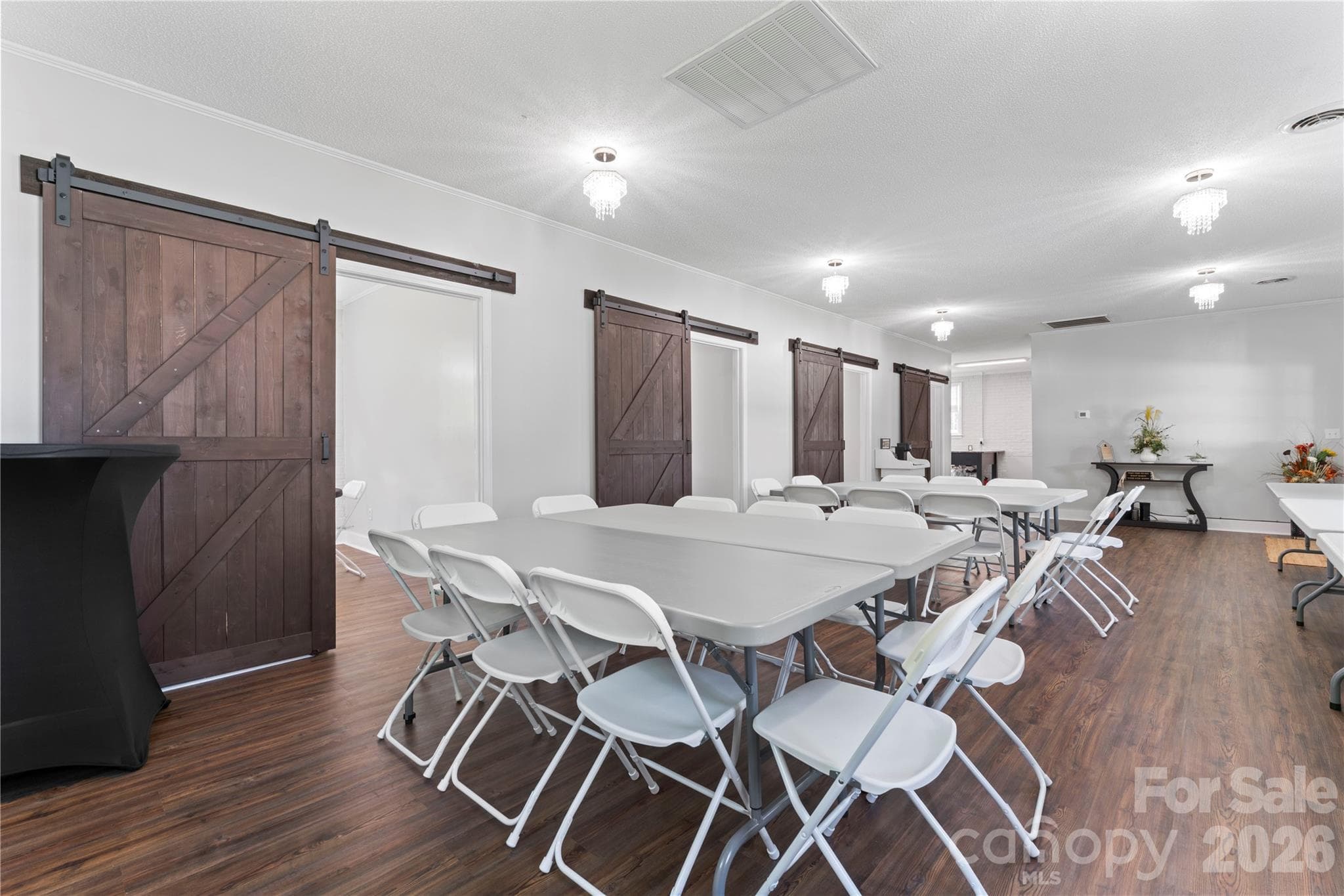 Interior main room - 36984 B&C Carter Road, New London