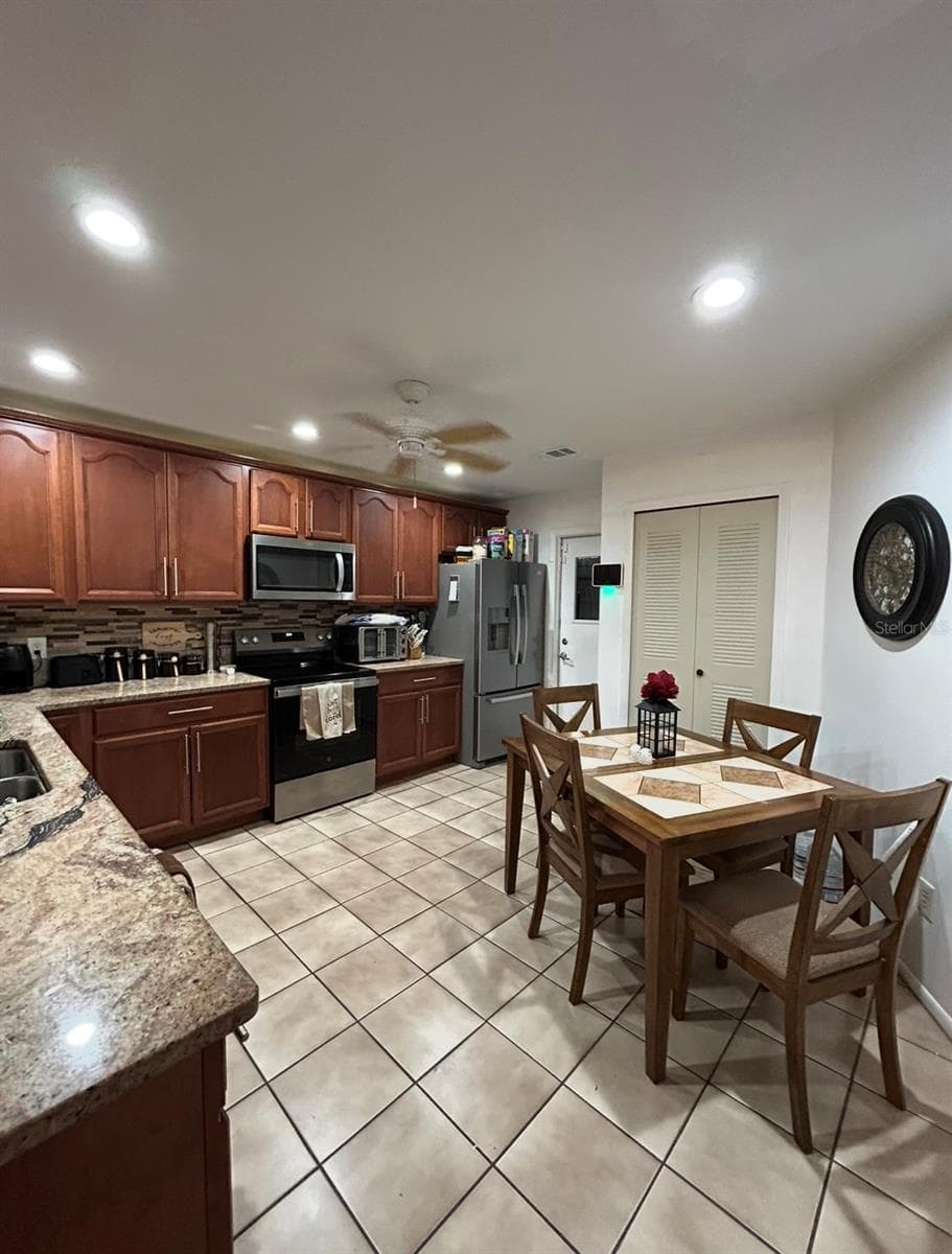 Single Family Residence at 10103 CHESHAM DR, ORLANDO, photo 25 of 36
