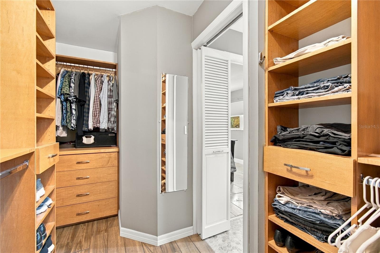 Built for organization - 1967 ARVIS CIR E, CLEARWATER
