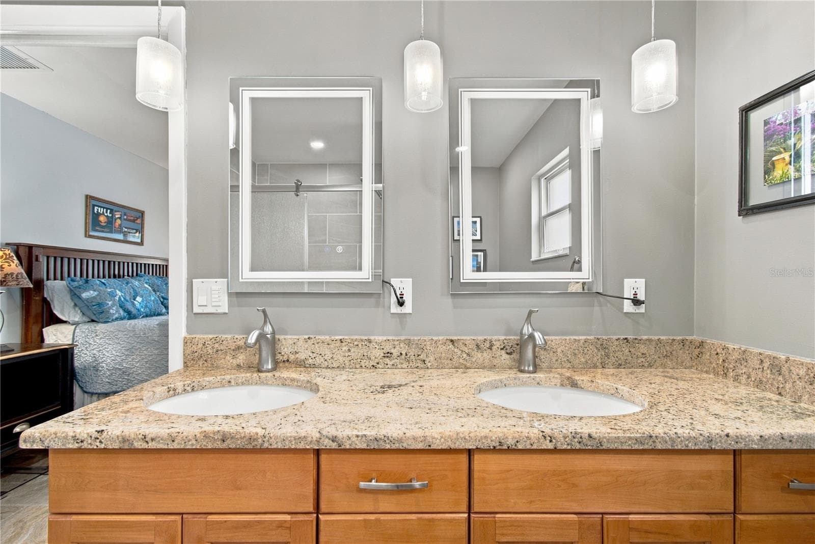 Spacious master bath - 1967 ARVIS CIR E, CLEARWATER