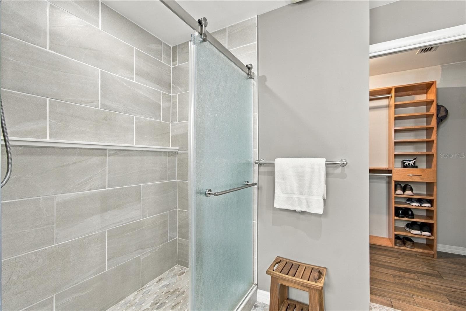 Custom master shower - 1967 ARVIS CIR E, CLEARWATER