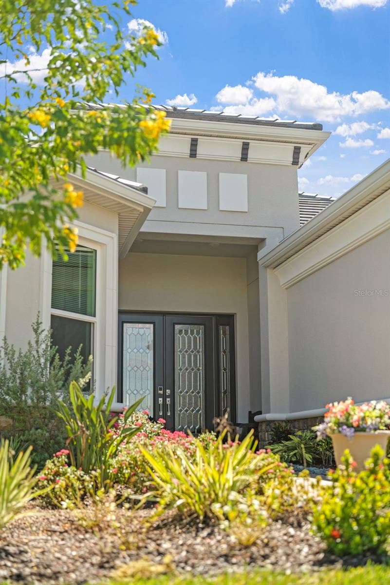 Single Family Residence at 15416 SAN LAZZARO AVE, LAKEWOOD RANCH, photo 5 of 100