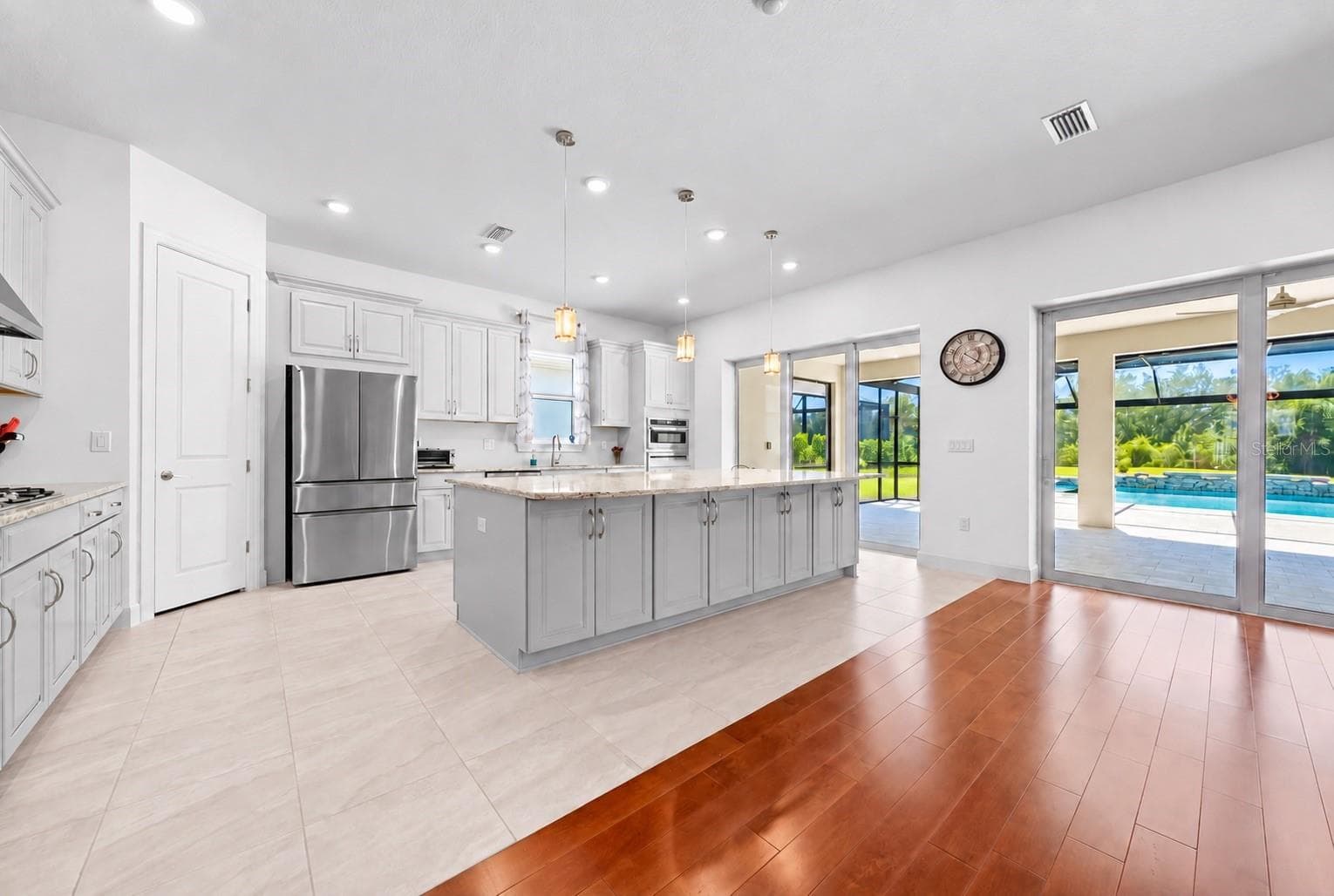 Single Family Residence at 15416 SAN LAZZARO AVE, LAKEWOOD RANCH, photo 17 of 100