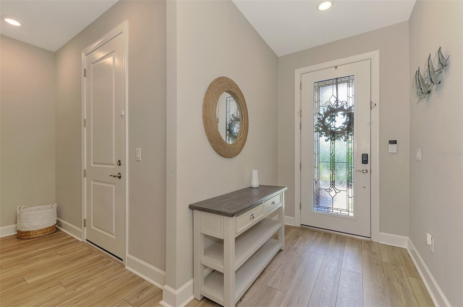 Single Family Residence at 10088 CORAL SHORE DR, ENGLEWOOD, photo 12 of 100