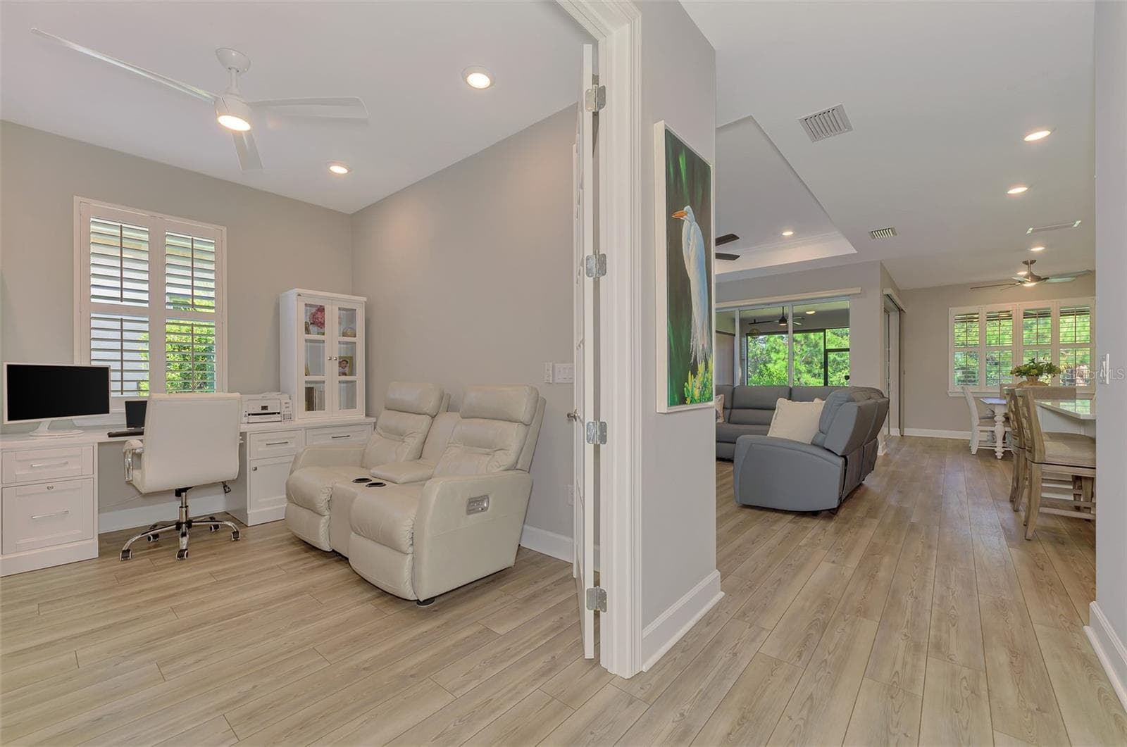 Single Family Residence at 10088 CORAL SHORE DR, ENGLEWOOD, photo 13 of 100