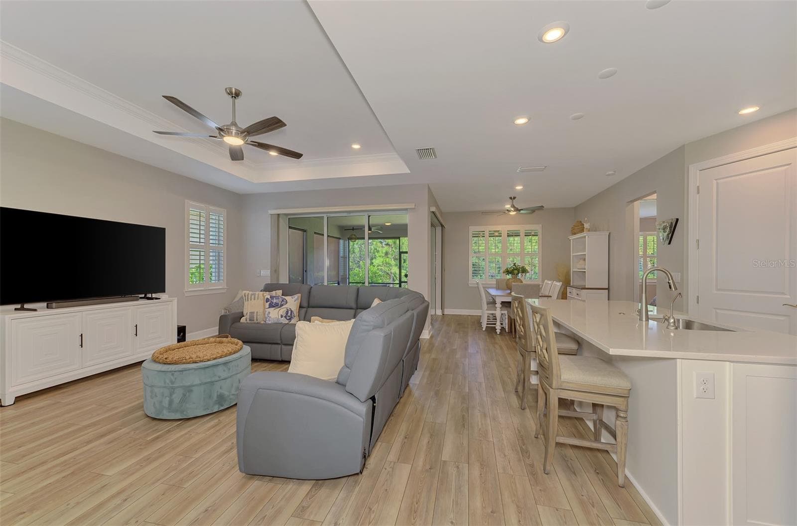 Single Family Residence at 10088 CORAL SHORE DR, ENGLEWOOD, photo 14 of 100