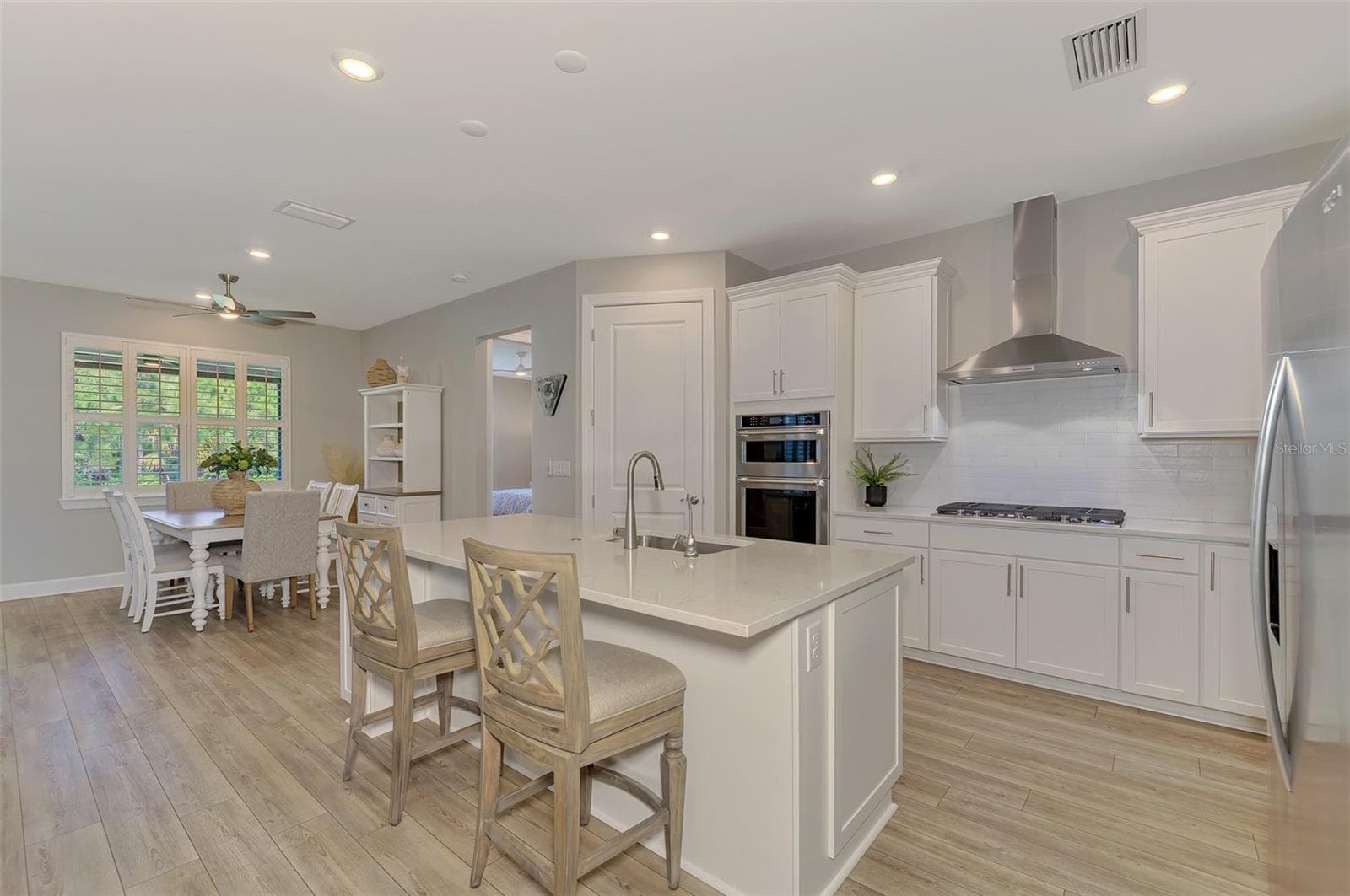 Single Family Residence at 10088 CORAL SHORE DR, ENGLEWOOD, photo 21 of 100